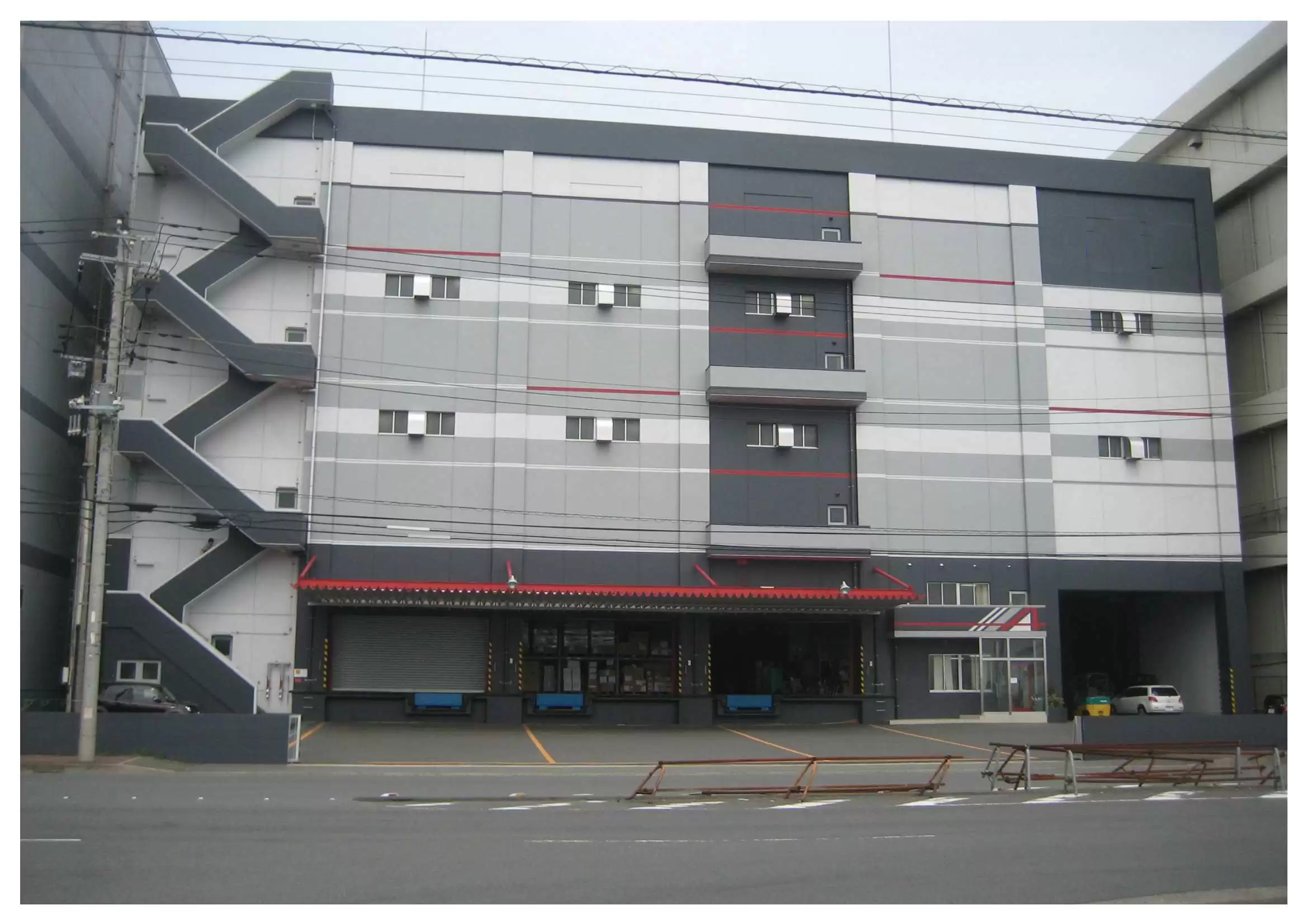 神奈川県川崎市川崎区東扇島の倉庫